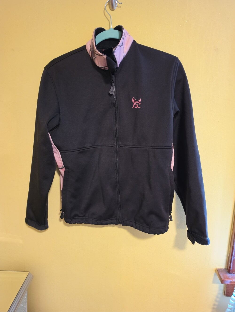 Bushmaster Women's Size Small Black With Pink Camo Print Trim Jacket Zip Pockets
